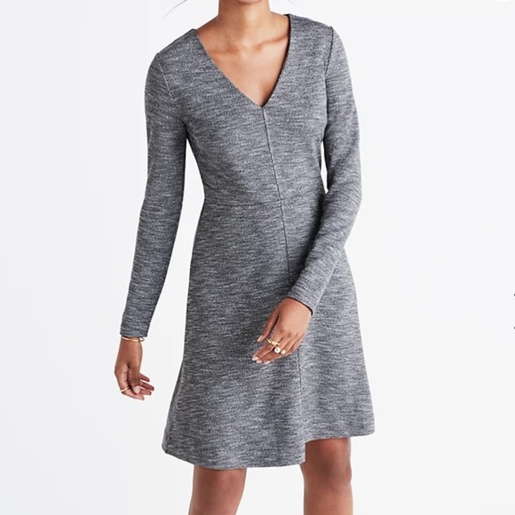 Madewell Dresses & Skirts - Madewell Bridgewalk V-Neck Long Sleeve Dress Size 10
